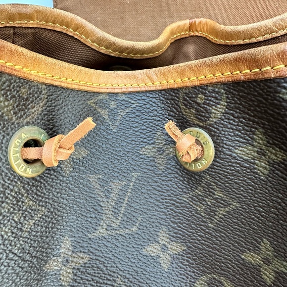 ❣️Authentic LOUIS VUITTON Monogram Montsouris GM Backpack. - Picture 12 of 17